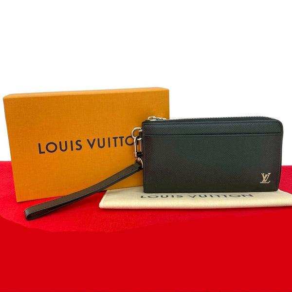 Louis Vuitton Zippy Dragonne Taiga Long Wallet